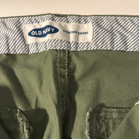 Old Navy Everyday Short Olive Green size 4 - Picture 2 of 2